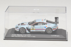 Aston Martin Vantage V12 GT3 #32 J. Stuck ADAC GT Masters 2012 Minichamps 1:43 437121332 Metal - imagem 4 de 5