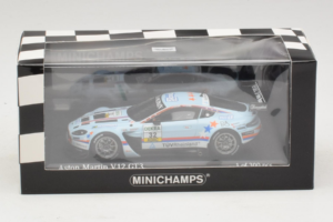 Aston Martin Vantage V12 GT3 #32 J. Stuck ADAC GT Masters 2012 Minichamps 1:43 437121332 Metal - imagem 5 de 5
