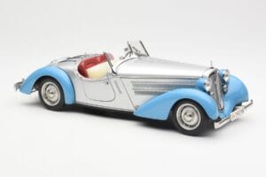 Audi 225 Front Roadster Azul Prateado CMC 1:18 M-075B Metal - imagem 4 de 6
