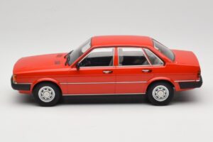 Audi 80 B2 GLS Vermelho MCG 1:18 MCG18526 Metal - imagem 3 de 6