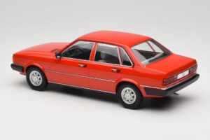 Audi 80 B2 GLS Vermelho MCG 1:18 MCG18526 Metal - imagem 5 de 6