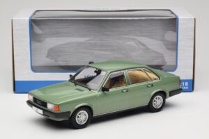 Audi 80 B2 Verde MCG 1:18 MCG18525 Metal - imagem 6 de 6