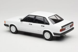 Audi 80 B2 GTE Branco MCG 1:18 MCG18527 Metal - imagem 5 de 6