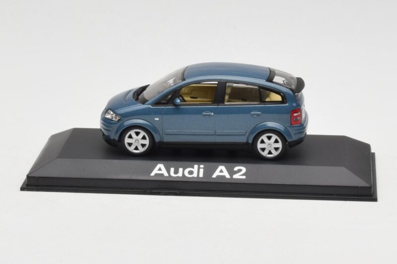 Audi A2 Blue Metallic Minichamps 1:43 20022200748005 Metal