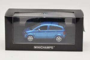 Audi A2 Light Blue Metallic Minichamps 1:43 AUDI007 Metal - imagem 4 de 4