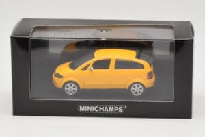 Audi A2 8Z Amarelo Minichamps 1:43 AUDI005 Metal - imagem 4 de 4