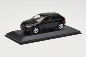 Audi A3 8P Black Metallic Minichamps 1:43 12000 Metal - imagem 2 de 4