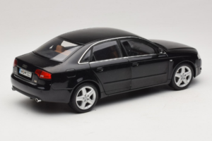 Audi A4 B6 3.2 Quattro Preto Minichamps 1:18 5010404125 Metal - imagem 3 de 8