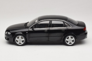 Audi A4 B6 3.2 Quattro Preto Minichamps 1:18 5010404125 Metal - imagem 4 de 8