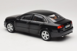 Audi A4 B6 3.2 Quattro Preto Minichamps 1:18 5010404125 Metal - imagem 7 de 8