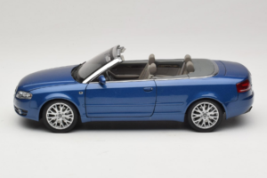 Audi A4 B6 Cabriolet Azul Norev 1:18 5010504325 Metal - imagem 4 de 9