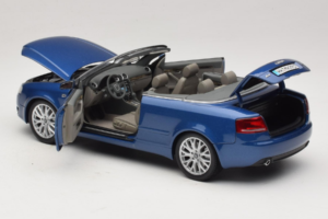 Audi A4 B6 Cabriolet Azul Norev 1:18 5010504325 Metal - imagem 5 de 9