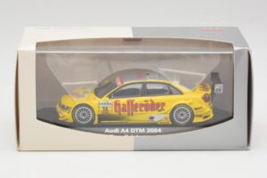 Audi A4 B6 DTM #12 T. Kristensen Audi Sport Team Abt Sportsline DTM 2004 Minichamps 1:43 5020400603 Metal - imagem 4 de 4