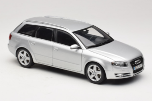 Audi A4 B7 3.2 Quattro Avant Prata Minichamps 1:18 5010404215 Metal - imagem 6 de 8