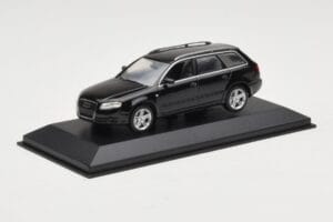 Audi A4 B7 Avant Preto Minichamps 1:43 AUDI008 Metal - imagem 2 de 3