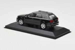 Audi A4 B7 Avant Preto Minichamps 1:43 AUDI008 Metal - imagem 3 de 3