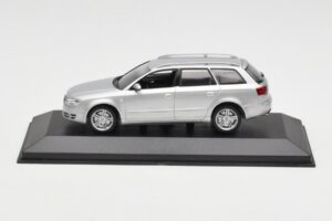 Audi A4 B7 Avant Prata Minichamps 1:43 AUDI009 Metal