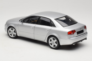 Audi A4 B7 Prata Minichamps 1:18 100014402 Metal - imagem 7 de 8