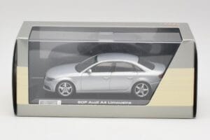 Audi A4 B8 3.2 Quattro Ice Prata Minichamps 1:43 5010704113 Metal - imagem 4 de 4