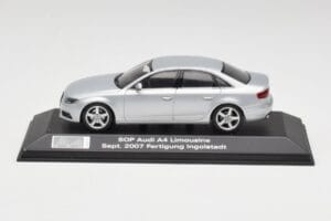 Audi A4 B8 3.2 Quattro Ice Prata Minichamps 1:43 5010704113 Metal