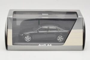 Audi A4 B8 3.2 Quattro Phantom Black Minichamps 1:43 5010704133 Metal - imagem 4 de 4