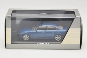 Audi A4 B8 3.2 Quattro Aruba Blue Minichamps 1:43 5010704123 Metal - imagem 4 de 4