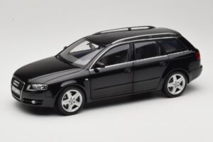 Audi A4 B8 Avant 3.2 Quattro Preto Minichamps 1:18 5010404225 Metal