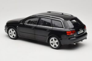 Audi A4 B8 Avant 3.2 Quattro Preto Minichamps 1:18 5010404225 Metal - imagem 7 de 8