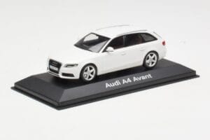Audi A4 B8 Avant Ibis White Minichamps 1:43 5010804213 Metal - imagem 2 de 4