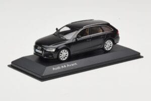 Audi A4 B8 Avant Phantom Black Minichamps 1:43 5011204223 Metal - imagem 2 de 4