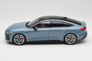 Audi A5L Sportback Azul Acinzentado OEM 1:18 ZAM60004B Metal - imagem 4 de 8