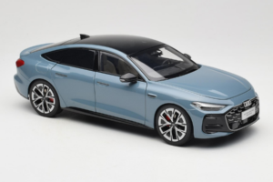 Audi A5L Sportback Azul Acinzentado OEM 1:18 ZAM60004B Metal - imagem 6 de 8