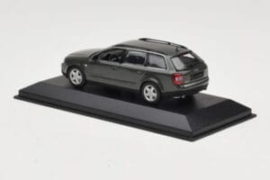 Audi A6 C5 Avant Cinzento Escuro Minichamps 1:43 AUDI006 Metal - imagem 3 de 4