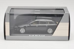 Audi A6 C6 Avant Phantom Preto Minichamps 1:43 5010406233 Metal - imagem 4 de 4