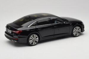 Audi A6L C8 Preto Paudi Model 1:18 42499 Metal - imagem 3 de 8