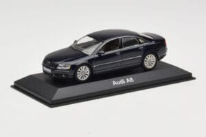 Audi A8 D3 Blue Metallic Light Interior Minichamps 1:43 20000001386003 Metal - imagem 2 de 4