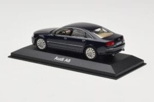 Audi A8 D3 Blue Metallic Light Interior Minichamps 1:43 20000001386003 Metal - imagem 3 de 4