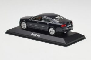 Audi A8 D3 Mauritius Azul Metallic Minichamps 1:43 5010508123 Metal - imagem 3 de 4