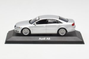 Audi A8 D3 Prata Minichamps 1:43 20000001386001 Metal