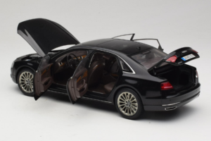 Audi A8L D3 W12 Phantom Black Kyosho 1:18 5011008125 Metal - imagem 5 de 8