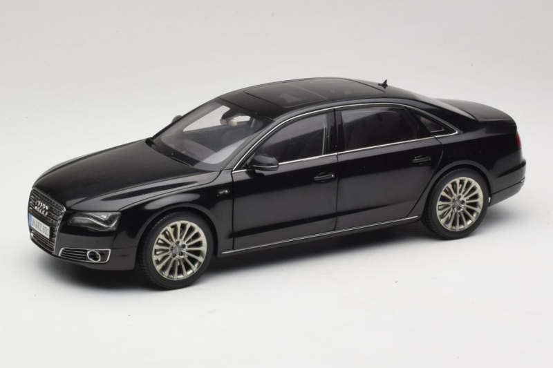 Audi A8L D3 W12 Phantom Black Kyosho 1:18 5011008125 Metal