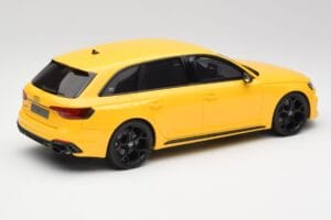 Audi RS4 B9 Avant 25.º Aniversário Vegas Amarelo GT Spirit 1:18 GT935 Resina - imagem 2 de 6
