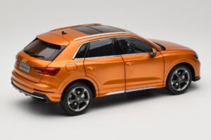 Audi Q3 F3 Orange Metallic Paudi Model 1:18 05962Q32019 Metal - imagem 3 de 8