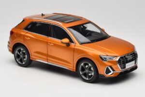 Audi Q3 F3 Orange Metallic Paudi Model 1:18 05962Q32019 Metal - imagem 6 de 8