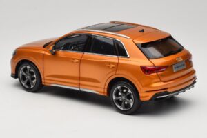 Audi Q3 F3 Orange Metallic Paudi Model 1:18 05962Q32019 Metal - imagem 7 de 8