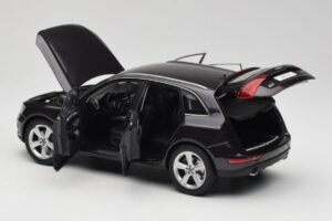 Audi Q5 8R Lava Grey Kyosho 1:18 09242LG Metal - imagem 5 de 8