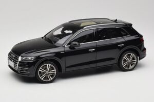 Audi Q5L FY Preto Paudi Model 1:18 26732 Metal