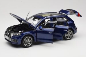 Audi Q5L FY Azul Paudi Model 1:18 33729 Metal - imagem 2 de 8