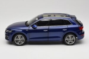 Audi Q5L FY Azul Paudi Model 1:18 33729 Metal - imagem 4 de 8
