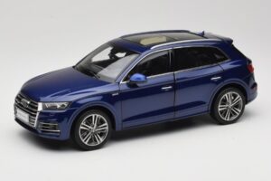 Audi Q5L FY Azul Paudi Model 1:18 33729 Metal